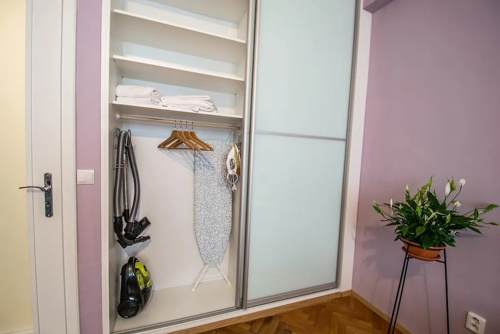 Reflection 2Bdr Apartment By Ruterra Πράγα