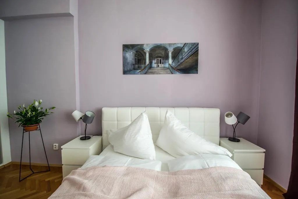 Reflection 2Bdr Apartment By Ruterra Prague