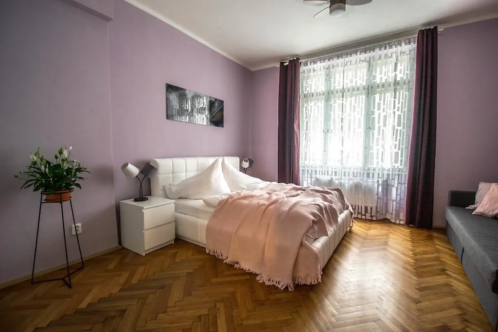 Reflection 2Bdr Apartment By Ruterra Prague 0*,