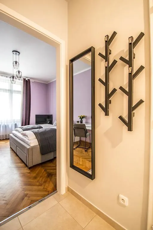 Reflection 2Bdr Apartment By Ruterra Prague